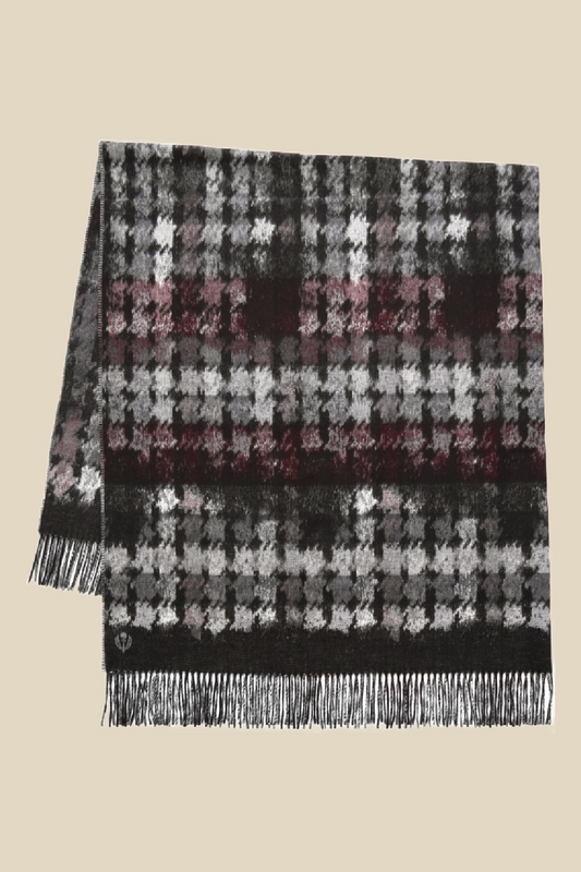 Distressed Houndstooth Throw