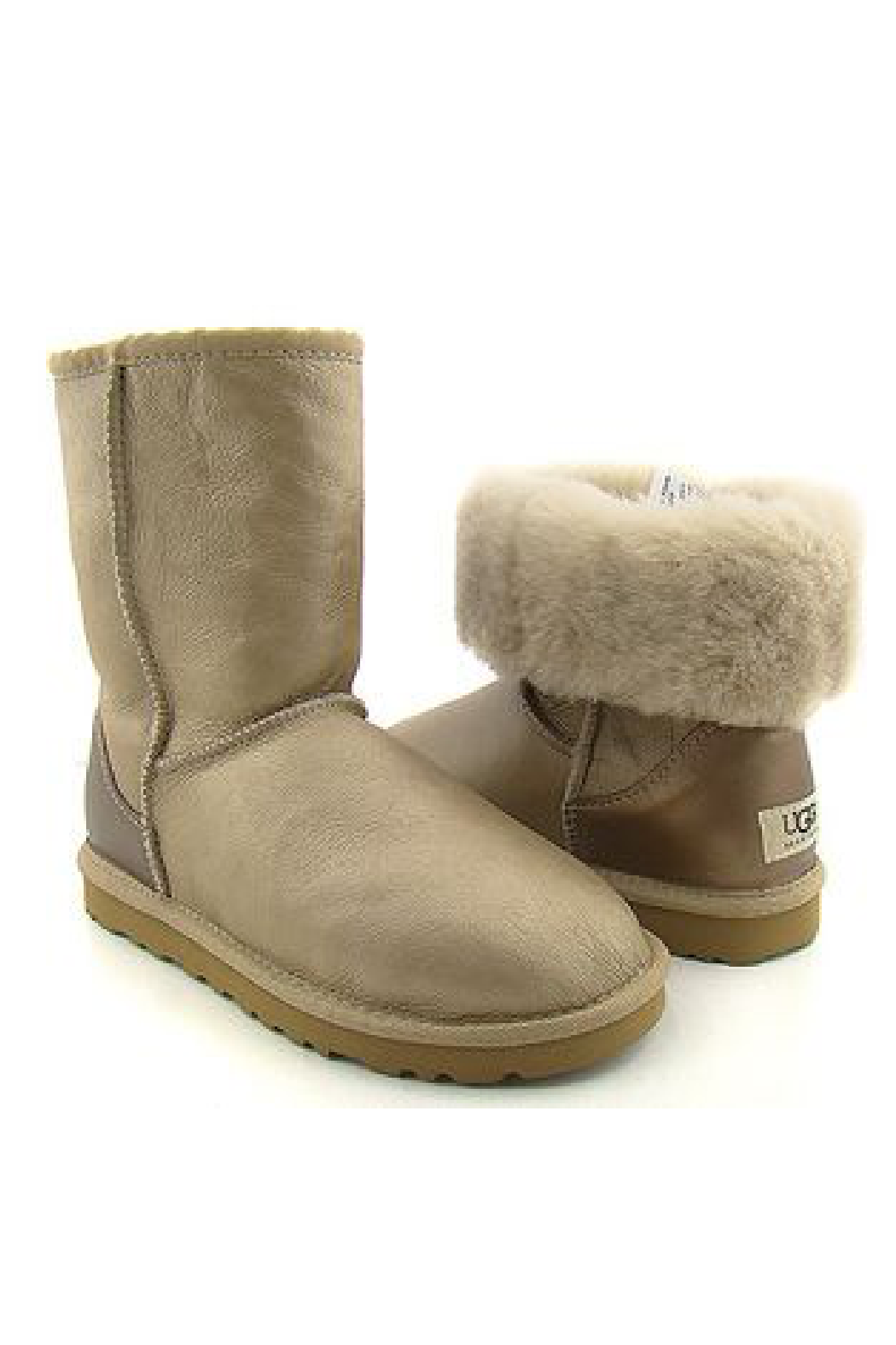 Uggs gold 2025