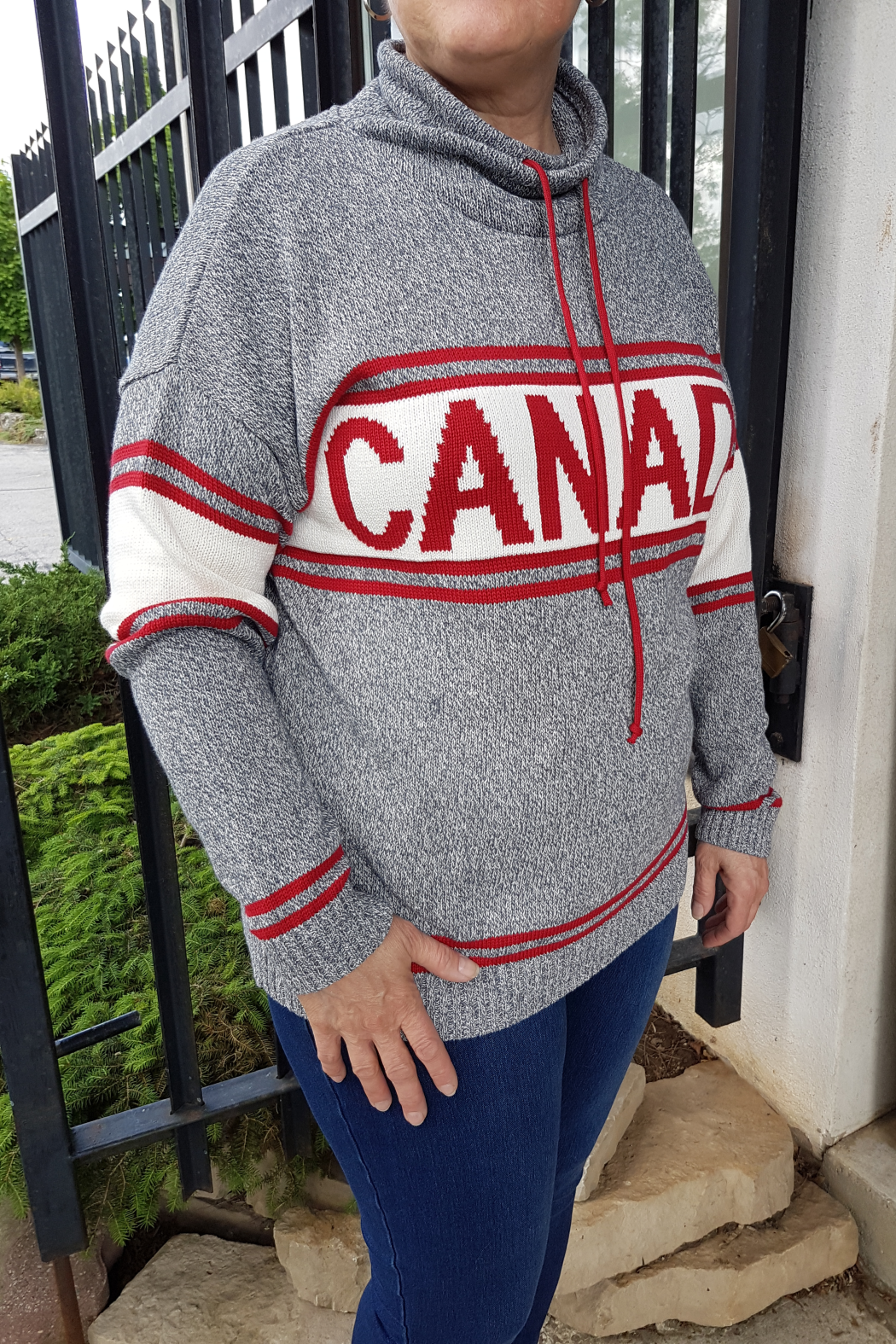 Canada Pullover Sweater