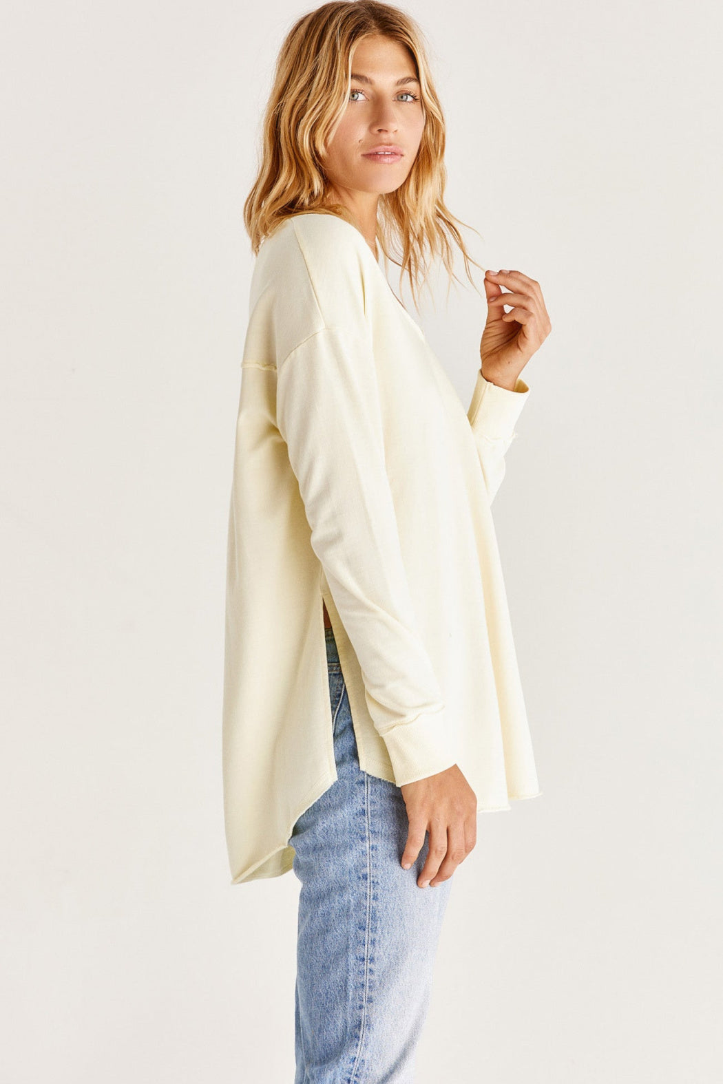 Sunrise V-neck Weekender