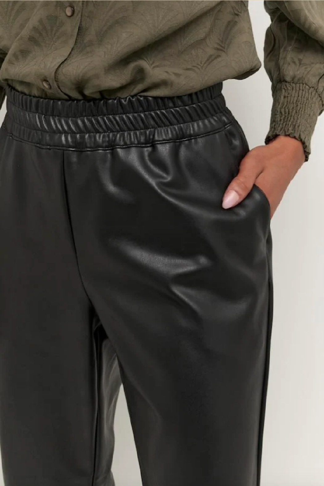 Mikala Trouser