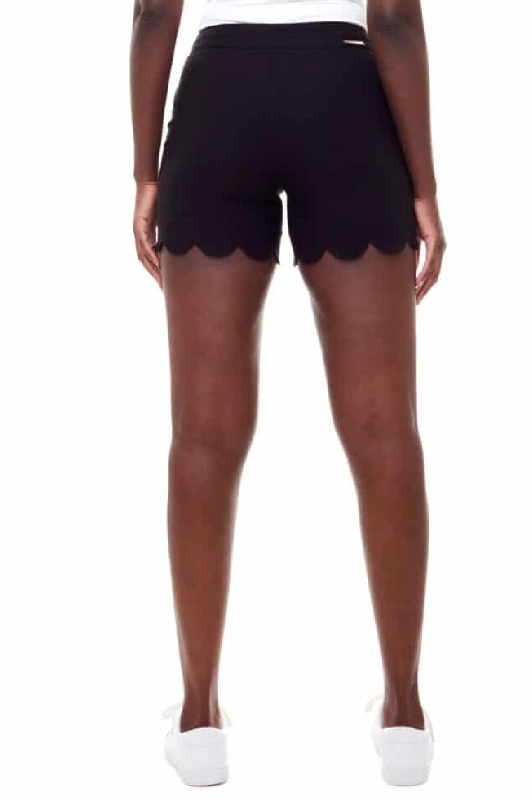 Taylor Scallop Short